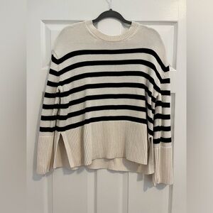GAP 24/7 Split-Hem Crewneck Sweater